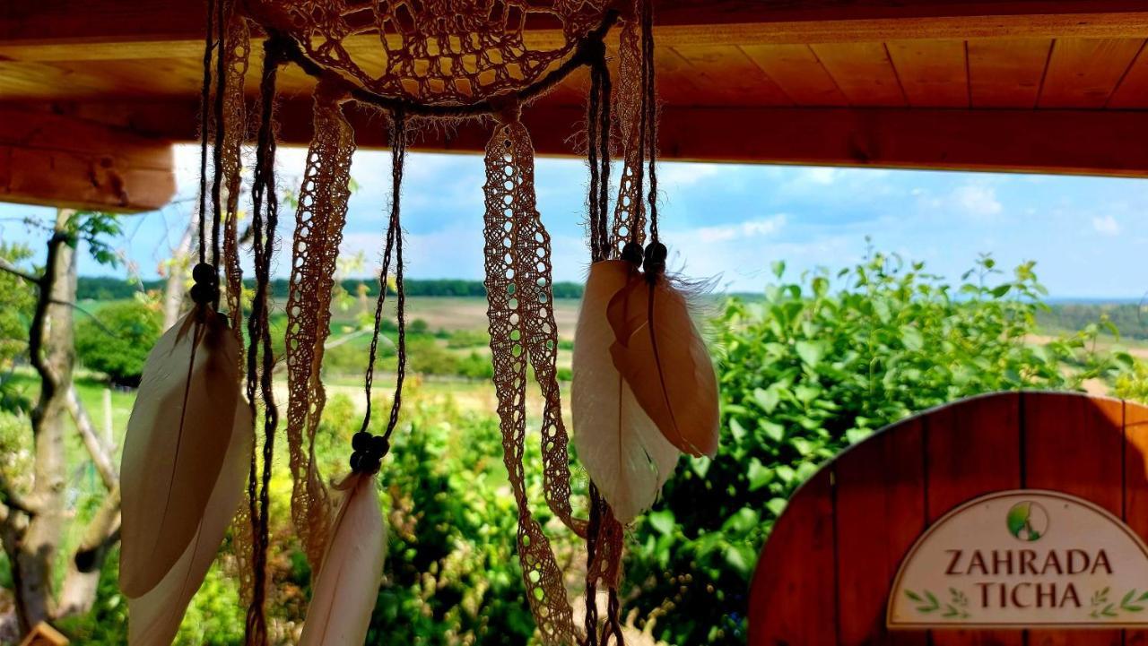 Penzion U TŘÍ RŮŽÍ Vrbice Esterno foto