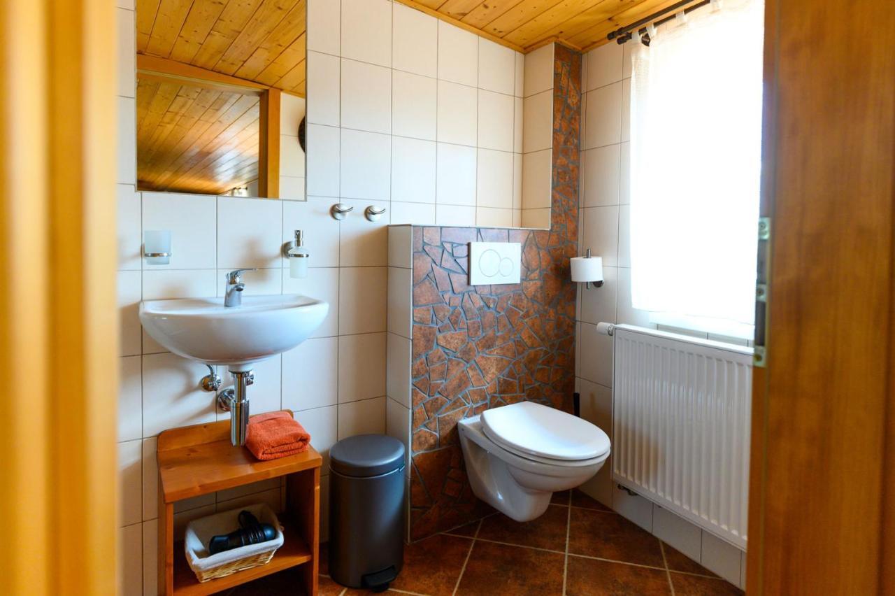Penzion U TŘÍ RŮŽÍ Vrbice Esterno foto