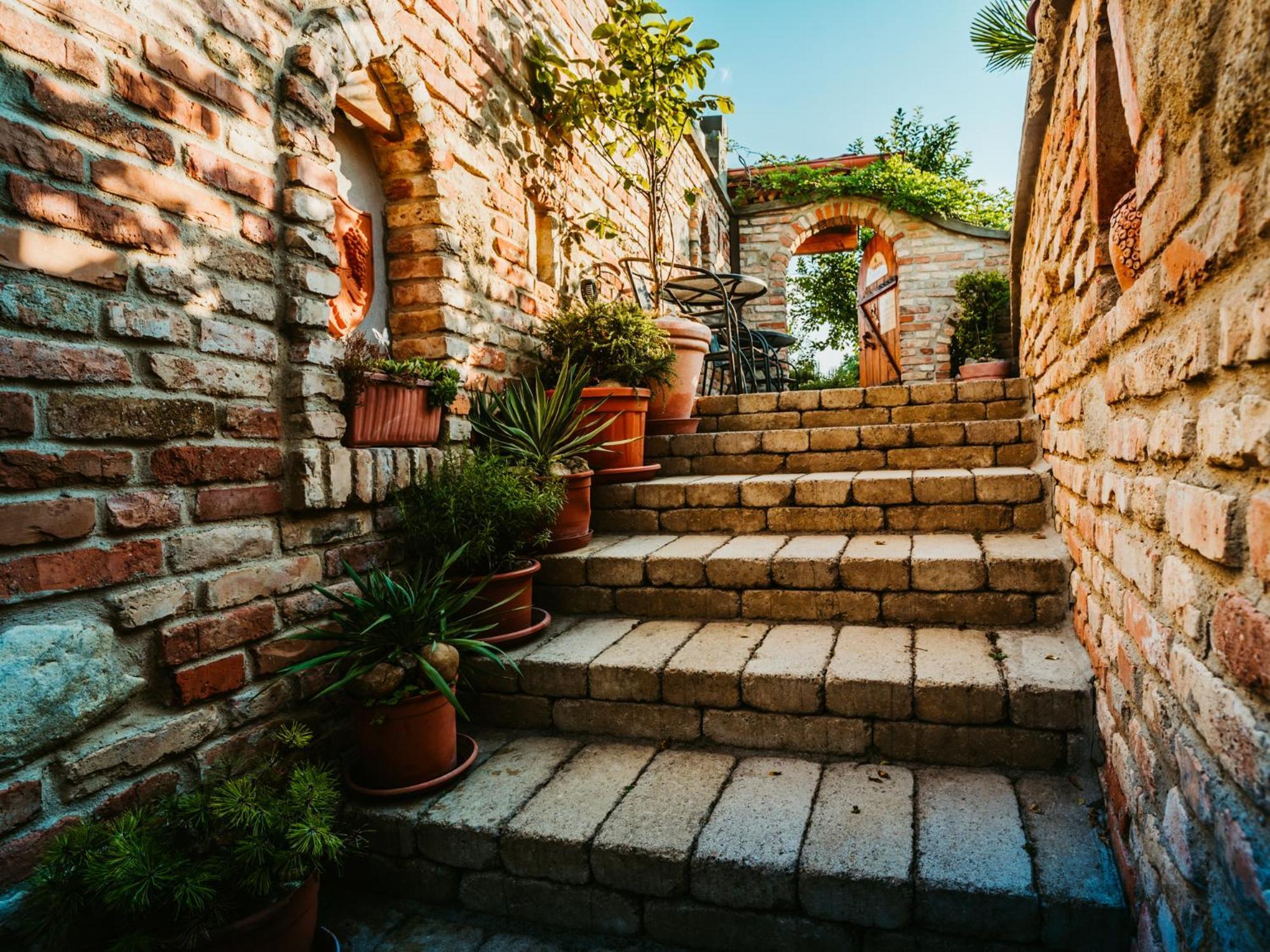 Penzion U TŘÍ RŮŽÍ Vrbice Esterno foto